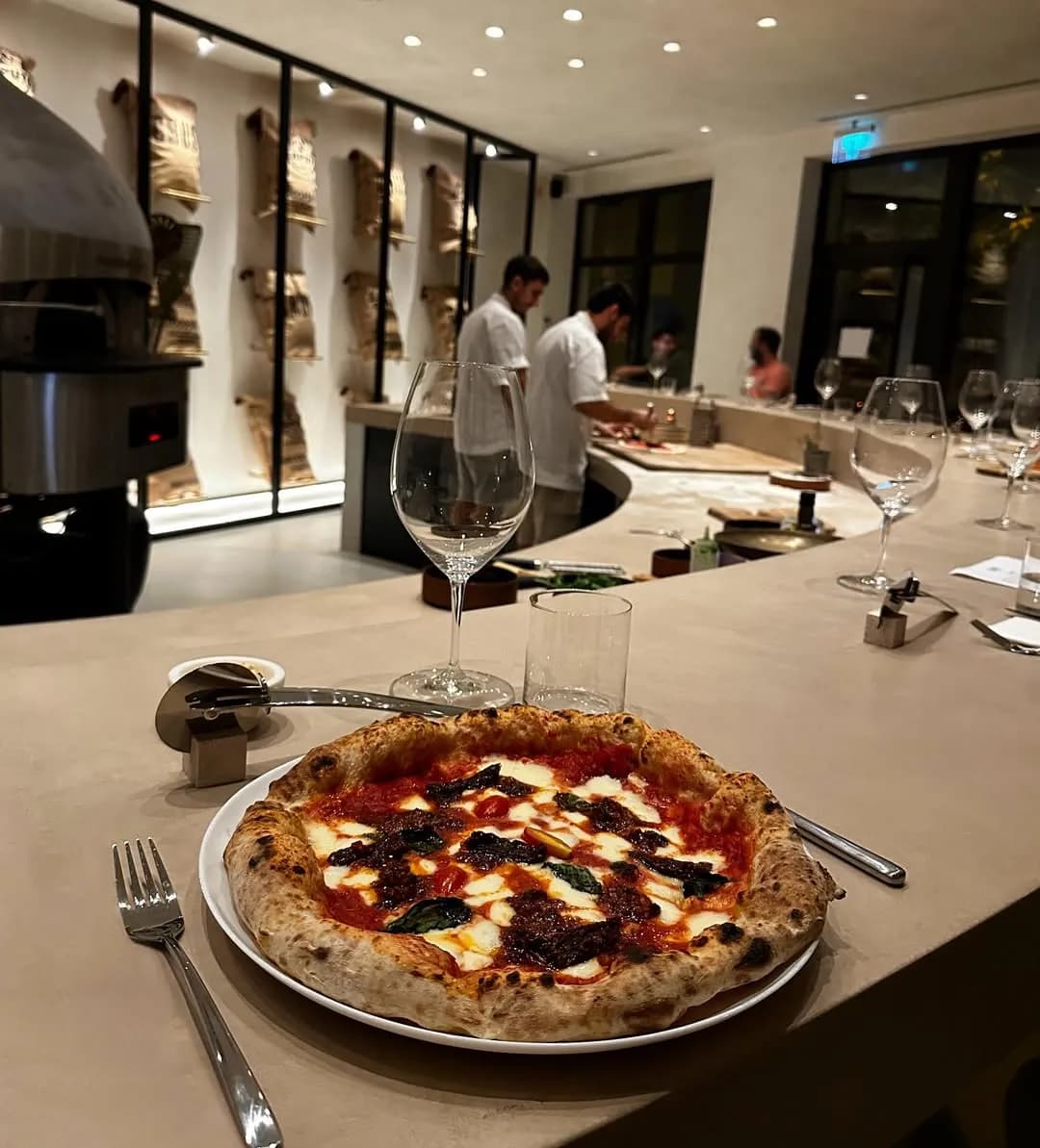 Slika 2 – CRUST pizzabar